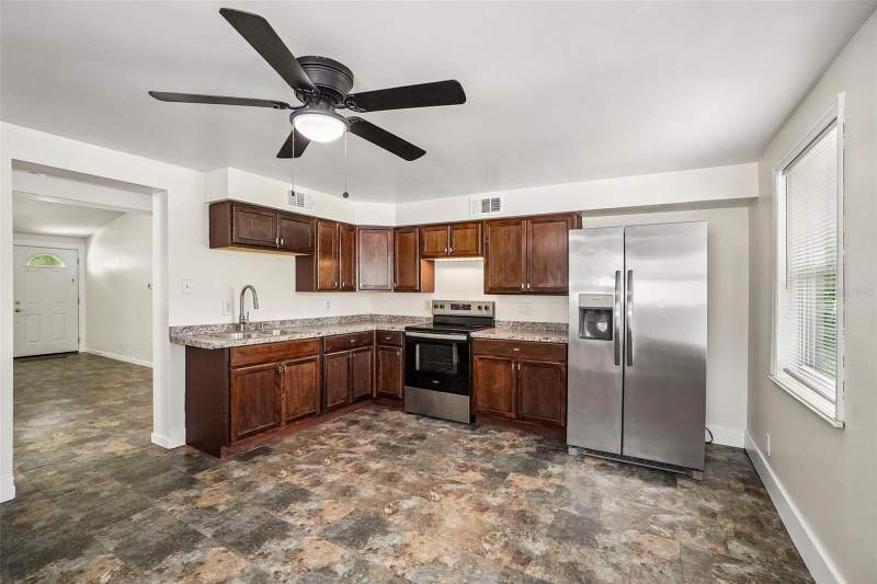 3 bedroom Single Family Residence at 9216 W Robson Street, Sunray Estates Unit 2, Tampa — photo 4
