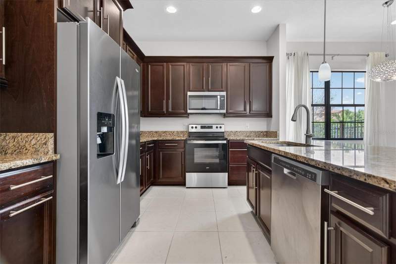4 bedroom Single Family Residence at 10429 Stapeley Dr, Eagle Creek, Orlando — photo 3