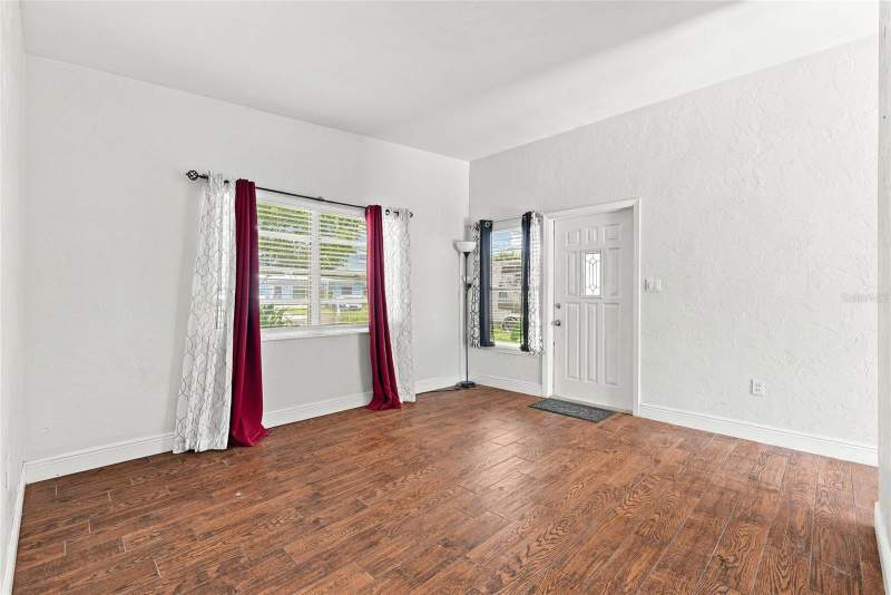 3 bedroom Single Family Residence at 10594 104th Avenue, Sun Glow Sub, Largo — photo 3