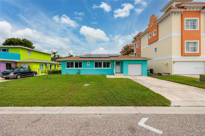3 bedroom Single Family Residence at 136 175th Terrace Drive, Gay Shores, Redington Shores — photo 2