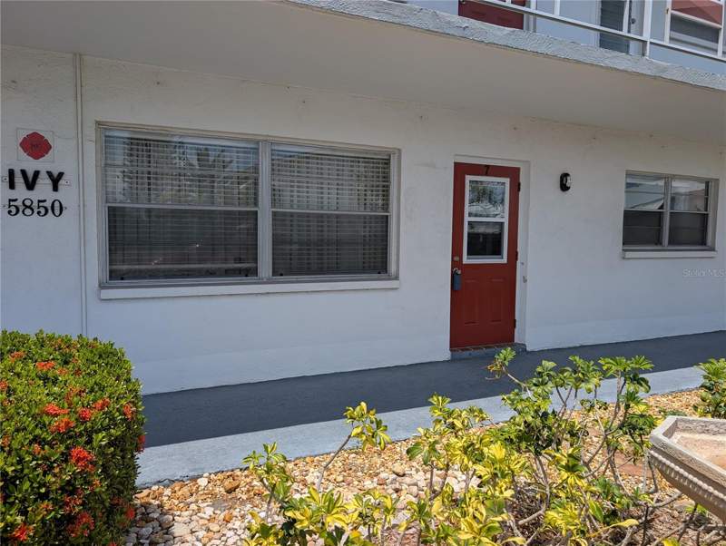 1 bedroom Condominium at 5850 18th Street #7, Town Apts Condo, St Petersburg — photo 5