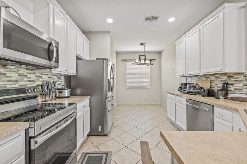 4 bedroom Single Family Residence at 8521 Southern Charm Circle, Spring Ridge, Brooksville — photo 4