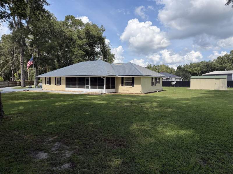 3 bedroom Single Family Residence at 300 SW Brighton Court, Hollingsworth Estates, Fort White — photo 3