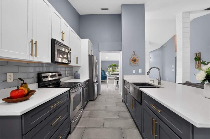 3 bedroom Single Family Residence at 17721 Hampshire Oak Drive, Hunters Green Prcl 18A Phas, Tampa — photo 5