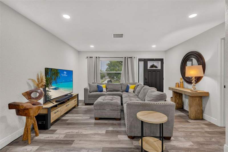 3 bedroom Single Family Residence at 1435 Burning Tree Road, Oakleaf Village, Tarpon Springs — photo 4
