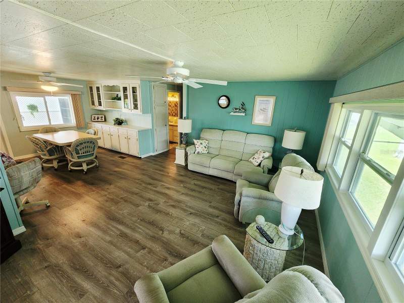 2 bedroom Mobile Home at 603 Cyprus Court, Chateau Village Co-Op, Bradenton — photo 3