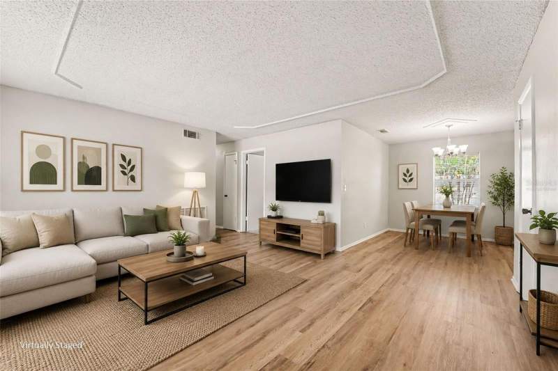 4 bedroom Single Family Residence at 8308 Oleander Lane, Temple Park Unit 8, Tampa — photo 4