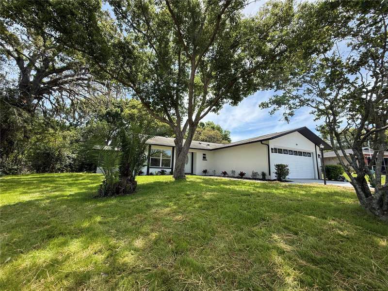 3 bedroom Single Family Residence at 10501 Hardwood Court, San Clemente Village, Port Richey — photo 3