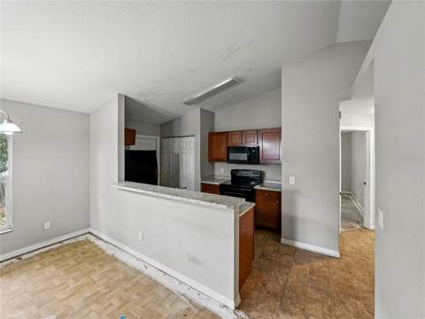 829 N Lake Avenue, Lakeland FL - photo 8 of 28