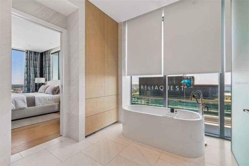 3 bedroom Condo - Hotel at 1000 Water Street #2501, 1000 Water Street Condo, Tampa — photo 5