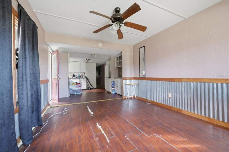 2 bedroom Mobile Home at 35012 Glosson Circle, Zephyrhills Colony Company, Zephyrhills — photo 3