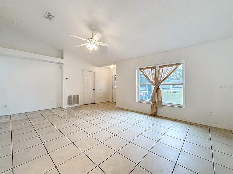 3 bedroom Single Family Residence at 4592 SW Gardenia Court, Rainbow Lakes Estate, Dunnellon — photo 4