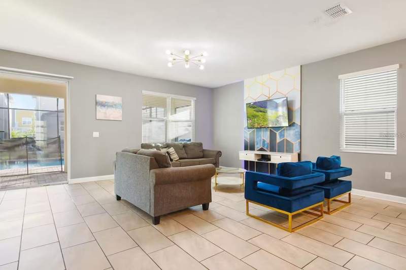 8 bedroom Single Family Residence at 4550 Narrative Lane, Storey Lake II, Kissimmee — photo 5