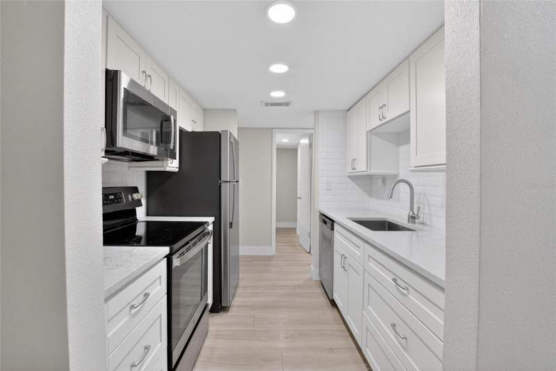 2 bedroom Condominium at 3795 41st Lane #A, Bermuda Bay Beach Condo, St Petersburg — photo 5