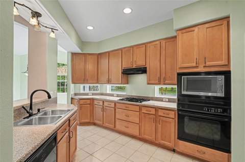 2852 Cape Horn Court, Tavares FL - photo 13 of 59