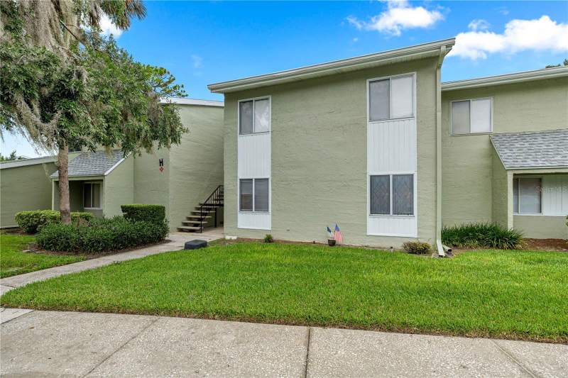 2 bedroom Condominium at 568 Fairways Circle #A, Fairways/Silver Spgs Shores Co, Ocala — photo 2