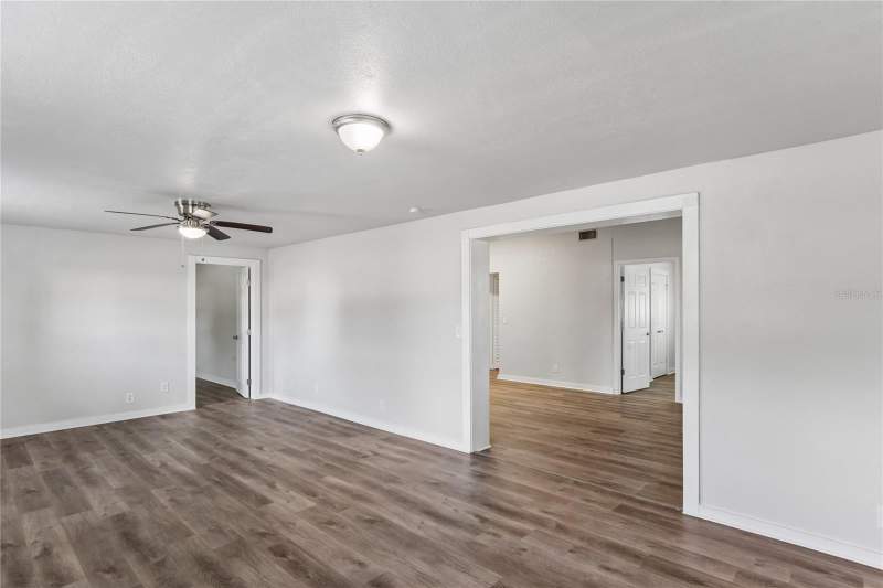 3 bedroom Single Family Residence at 8975 69th Street, Jan-Cory Sub, Pinellas Park — photo 4