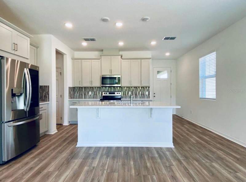 3 bedroom Townhouse at 2668 Spider Lily Court, Waterbrooke Ph 4, Clermont — photo 2