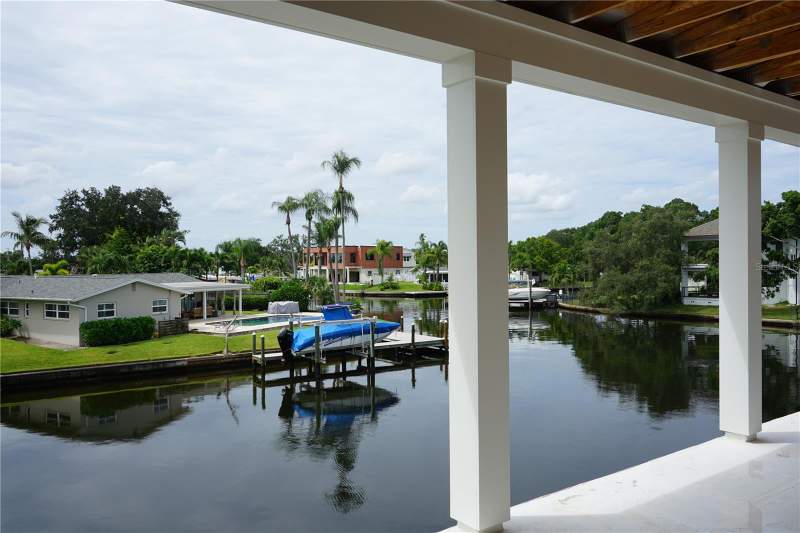 4 bedroom Single Family Residence at 1401 45th Avenue, Waterway Estates Sec 1, St Petersburg — photo 2