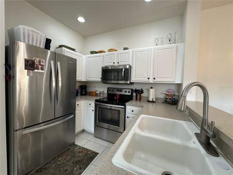 3815 Parkridge Circle #2-203, Sarasota FL - photo 10 of 20