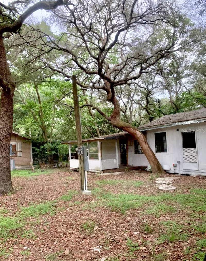2 bedroom Single Family Residence at 17273 NE 37th Street, Silver Spgs Campsites Lake Jumpe, Silver Springs — photo 2
