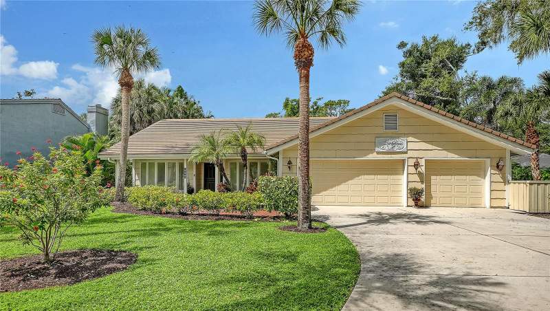 3 bedroom Single Family Residence at 4887 Peregrine Point Circle, Landings Unit 1, Sarasota — photo 2