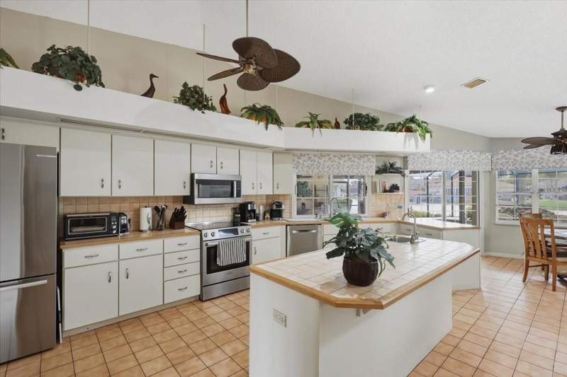 3 bedroom Single Family Residence at 5 Cherrytree Court, Palm Coast Sec 16, Palm Coast — photo 4