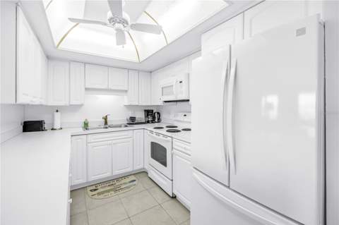 5220 Brittany Drive #1202, St Petersburg FL - photo 15 of 52