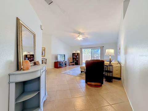13436 Silvercreek Drive, Riverview FL - photo 7 of 36