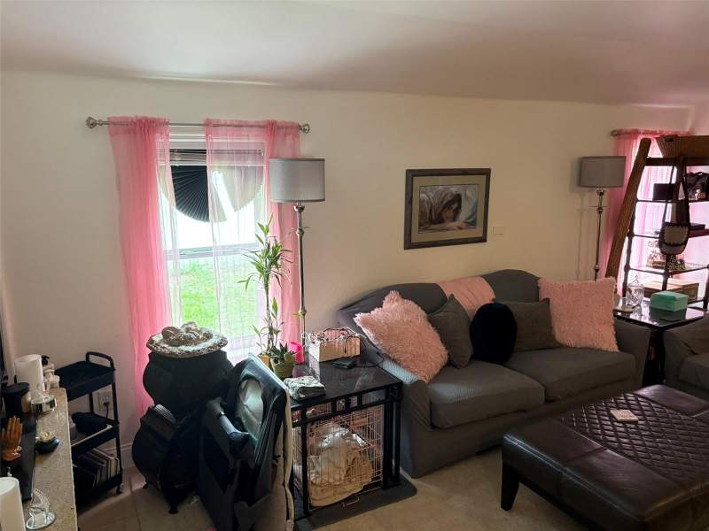 2 bedroom Single Family Residence at 2415 Mayer Street, Michigan Ave Park, Orlando — photo 4