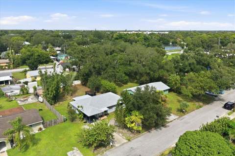 2533 Hawthorne Street, Sarasota FL - photo 14 of 42