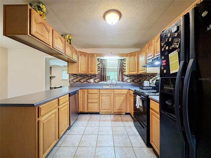 4 bedroom Single Family Residence at 1809 NE 6th Street, Heritage Hills, Ocala — photo 4
