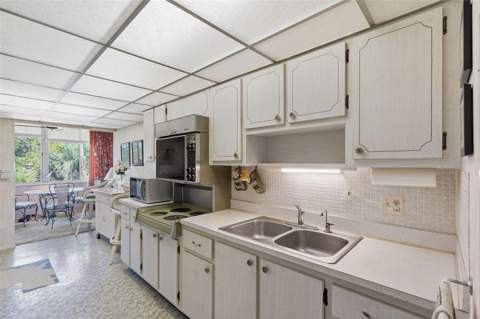 4890 Bay Street #326, St Petersburg FL - photo 7 of 18