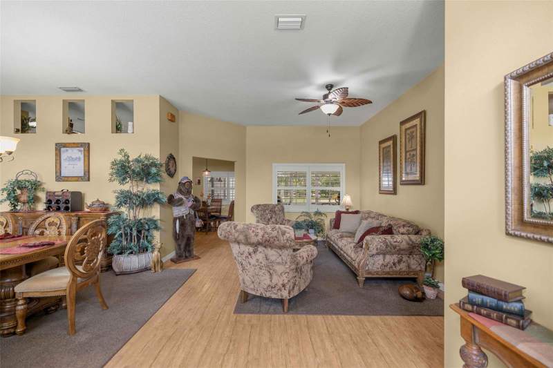 3 bedroom Single Family Residence at 5592 NE 61st Avenue Road, Silver Mdws Central, Silver Springs — photo 4