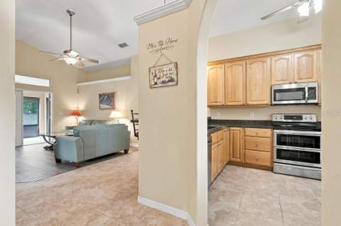81 Golfview Circle, Umatilla FL - photo 17 of 50