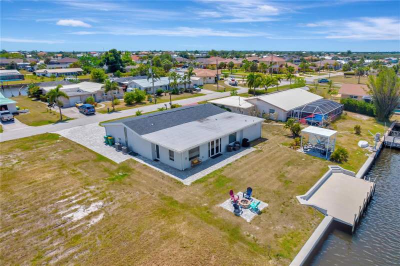 3 bedroom Single Family Residence at 106 Leland Street, Port Charlotte Sec 039, Port Charlotte — photo 2