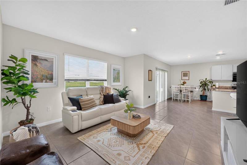 4 bedroom Single Family Residence at 8379 Ender Hills Drive, Epperson Ranch North Pod F Ph, Wesley Chapel — photo 4
