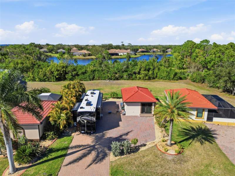1 bedroom Single Family Residence at 14100 Myakka Avenue #26, Myakka River Motorcoach Residence, Port Charlotte — photo 2
