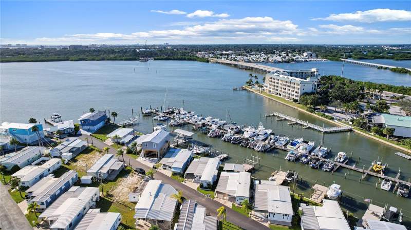 2 bedroom Mobile Home at 8803 44th Avenue #113, Sea Horse Mobile Home Park Condo, St Petersburg — photo 4