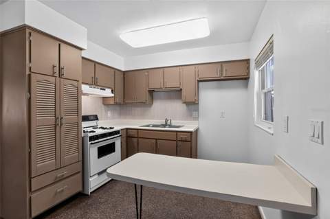 6120 W Ridgewood Avenue, Orlando FL - photo 7 of 30