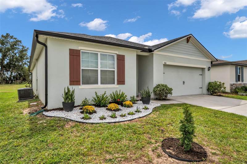 4 bedroom Single Family Residence at 988 Cambridge Drive, Lucerne Park Reserve, Winter Haven — photo 2