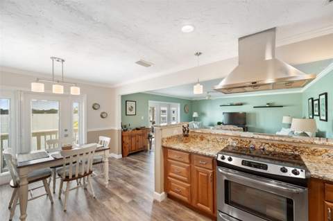 5257 Beach Drive #D, St Petersburg FL - photo 6 of 42