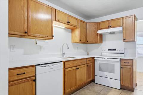 1240 Highland Street, Sarasota FL - photo 12 of 36