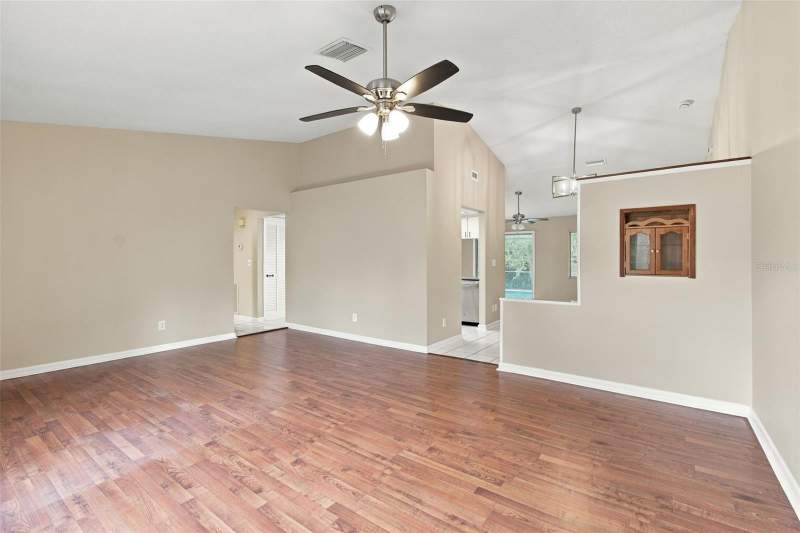 3 bedroom Single Family Residence at 9403 Horizon Drive, Spring Hill, Spring Hill — photo 4