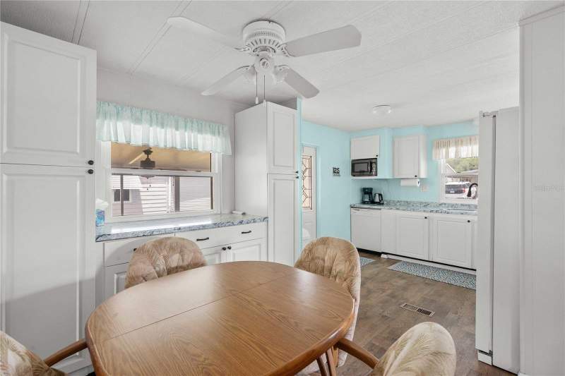 2 bedroom Manufactured Home at 36650 Dina Drive, Lake Betmar Estates, Zephyrhills — photo 5