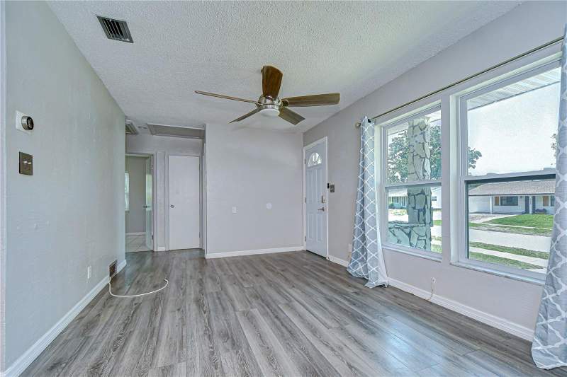 3 bedroom Single Family Residence at 5325 8th Avenue, Gulf Grove, Gulfport — photo 4