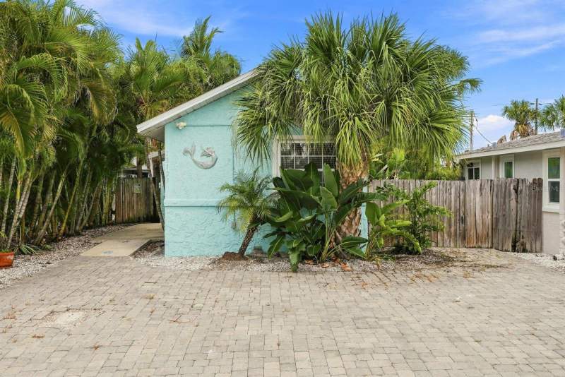 2 bedroom Single Family Residence at 13123 4th Street, Pages Rep Of Mitchells Beach, Madeira Beach — photo 3