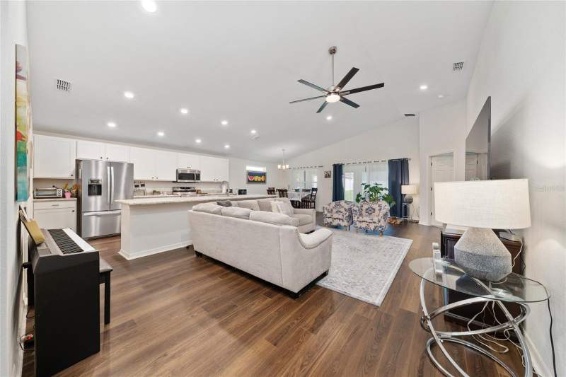 4 bedroom Single Family Residence at 1563 Eucalyptus Way, Astonia-Ph 2 & 3, Davenport — photo 2