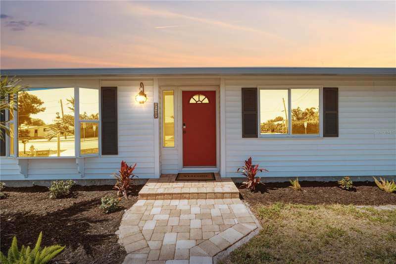 3 bedroom Single Family Residence at 21277 Edgewater Drive, Port Charlotte Sec 039, Port Charlotte — photo 2