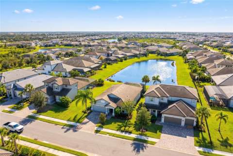 4719 Winsome Way, Lakewood Ranch FL - photo 9 of 84